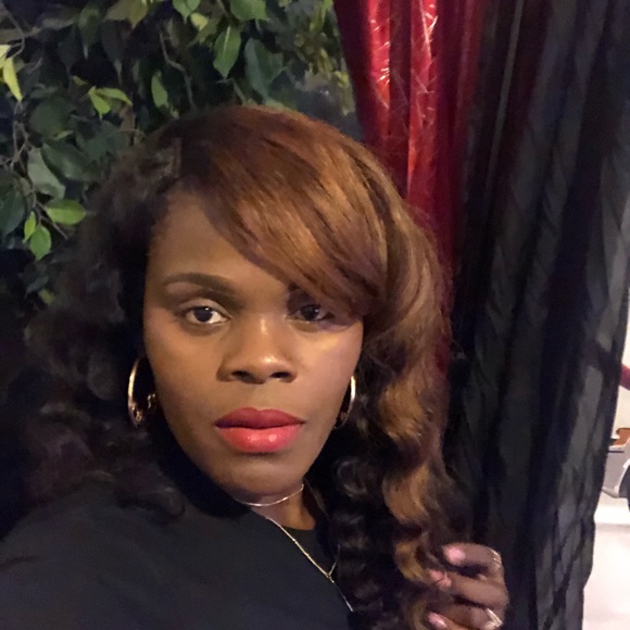 Meet your Posher, Linda - Picture 1 of 1